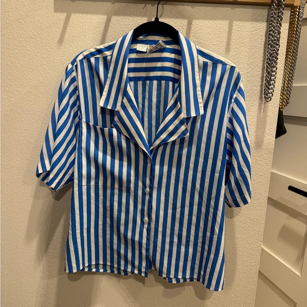 Blue and White Stripe Cropped Button-Up Shirt Size 4